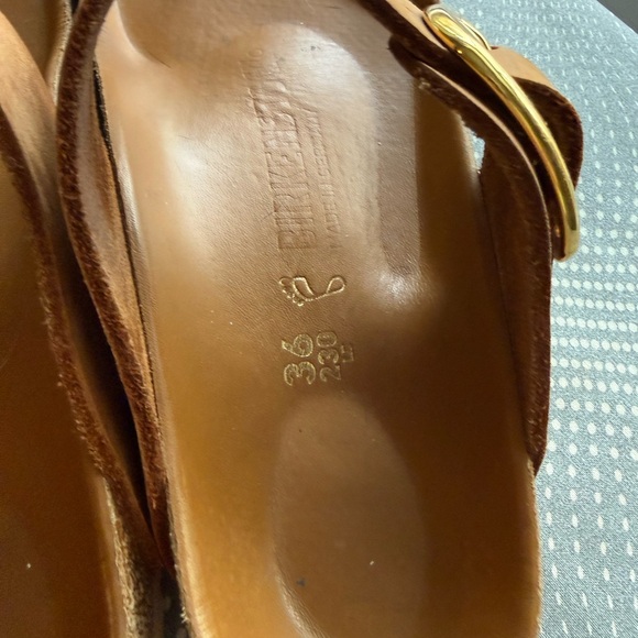 Birkenstock Gizeh Brown Sandals with Gold Buckle - Picture 6 of 10